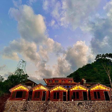 Làng Cac Du Gia Cozy Homestay & Tours מראה חיצוני תמונה