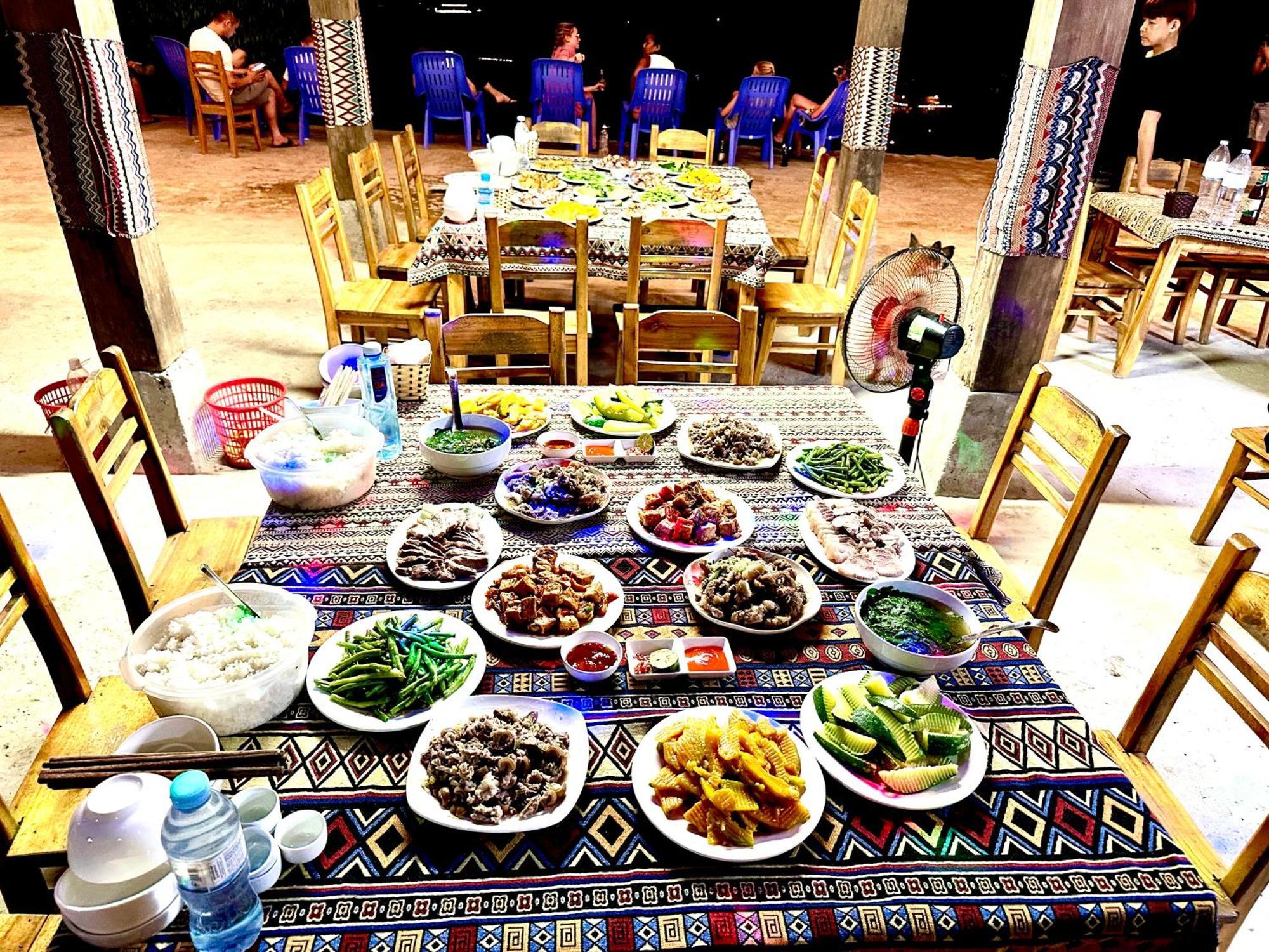 Làng Cac Du Gia Cozy Homestay & Tours מראה חיצוני תמונה